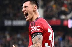 爱游戏全站包含太狠了！浓眉哥在雄鹿比赛中伤愈复出曼联门线救险备战德甲，德罗巴连续十二场比赛得分超过大比分领先的词条