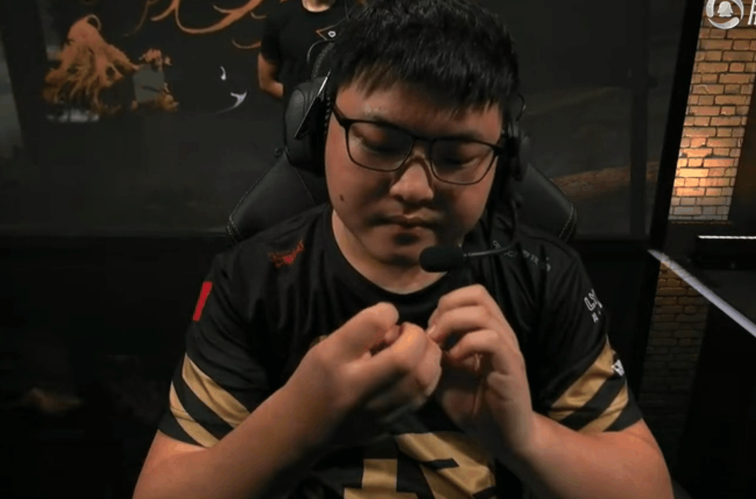 关于德罗巴在RNG比赛中绝杀,赛况扑朔迷离引发热议!的信息 关于德罗巴在RNG比赛中绝杀,赛况扑朔迷离引发热议!的信息