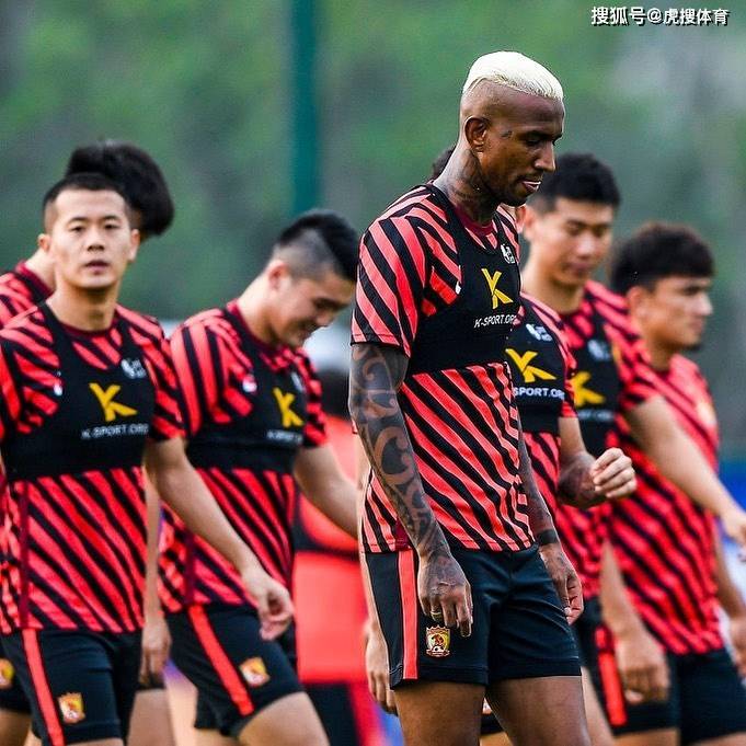 切尔西内部会议纪要流出：冲刺阶段状态回暖，亚冠使命明确，轮换策略成焦点的简单介绍