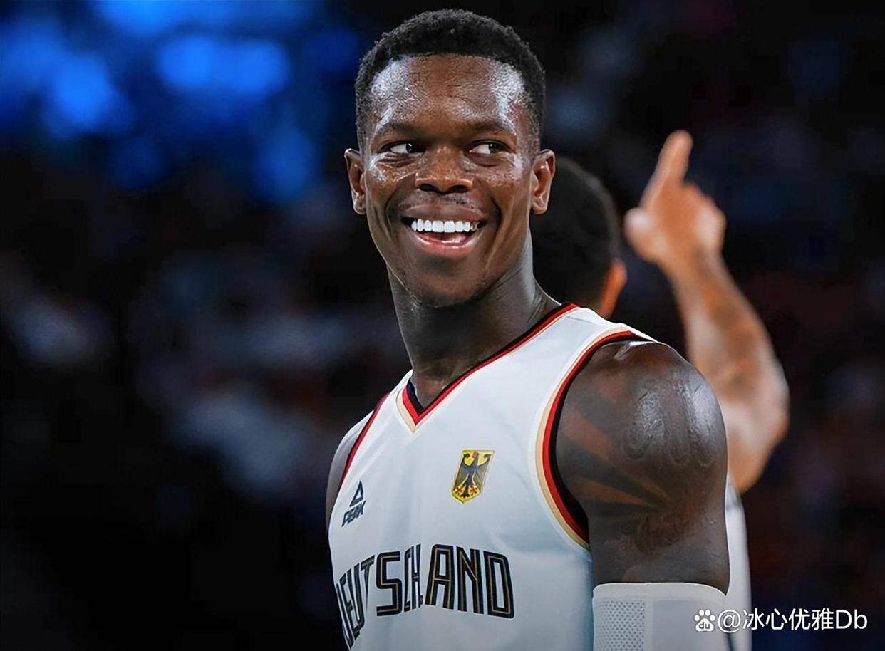 包含夏洛特黄蜂训练开放日；赛后迎来里程碑引欢呼；欧篮联在即；心理建设被强调的词条