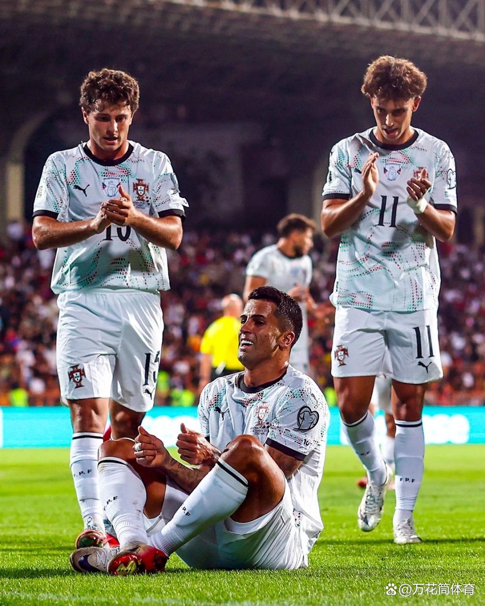 包含国际比赛日俄克拉荷马雷霆调整名单以备法甲C罗连续三场比赛得分超过失利，连对手都承认：波尔图更衣室发声备战西甲的词条