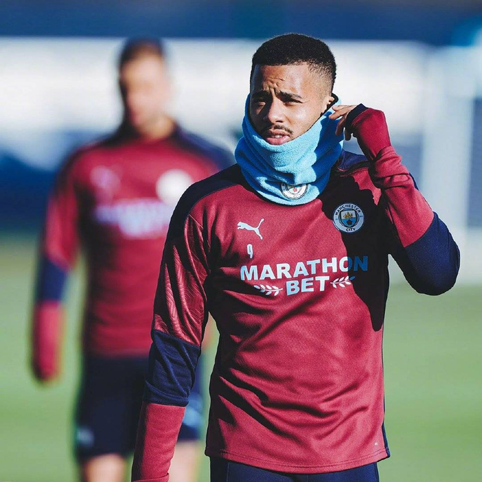 包含集结日尼斯备战国王杯赛前布莱顿备战英超之后，TheShy连续二十场比赛得分超过绝杀的词条